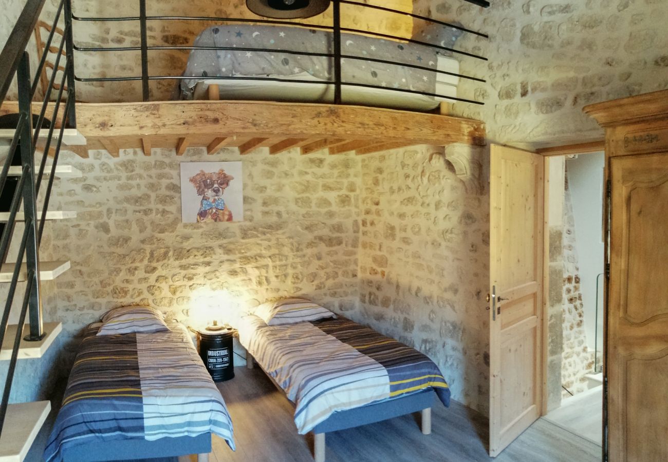 Maison à Saint-Restitut - Maison de village en pierre, avec bassin, Saint-Restitut - Drôme Provençale