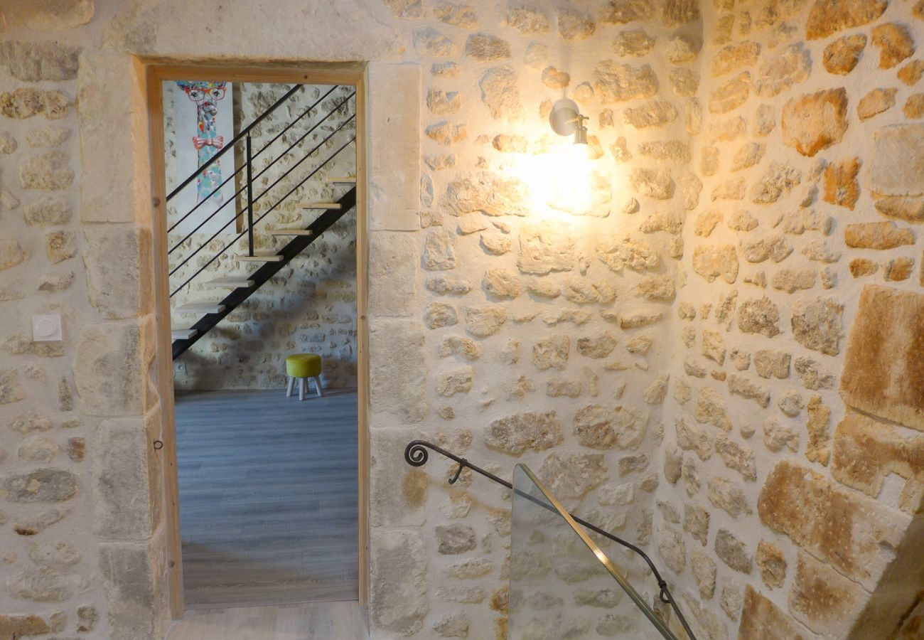 Maison à Saint-Restitut - Maison de village en pierre, avec bassin, Saint-Restitut - Drôme Provençale