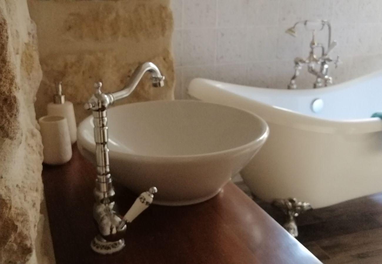 Maison à Saint-Restitut - Maison de village en pierre, avec bassin, Saint-Restitut - Drôme Provençale