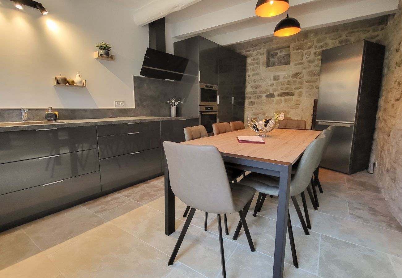 Maison à Saint-Restitut - Maison de village en pierre, avec bassin, Saint-Restitut - Drôme Provençale