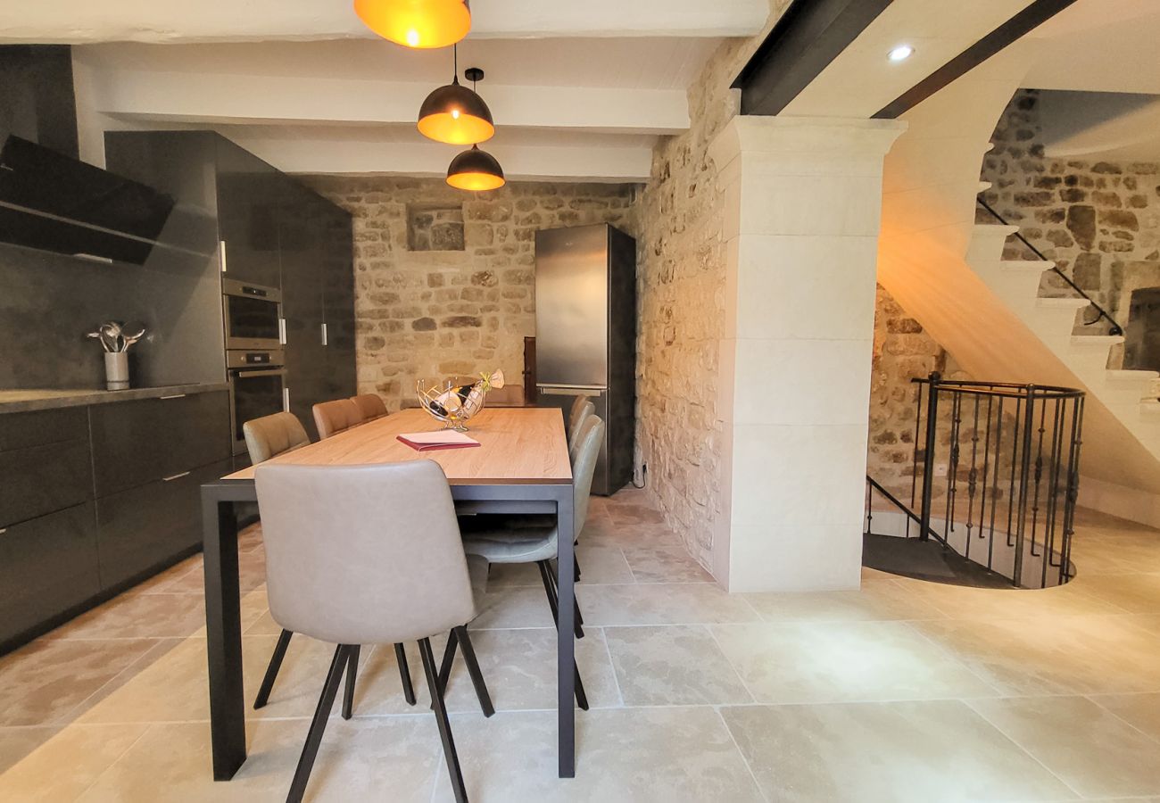 Maison à Saint-Restitut - Maison de village en pierre, avec bassin, Saint-Restitut - Drôme Provençale