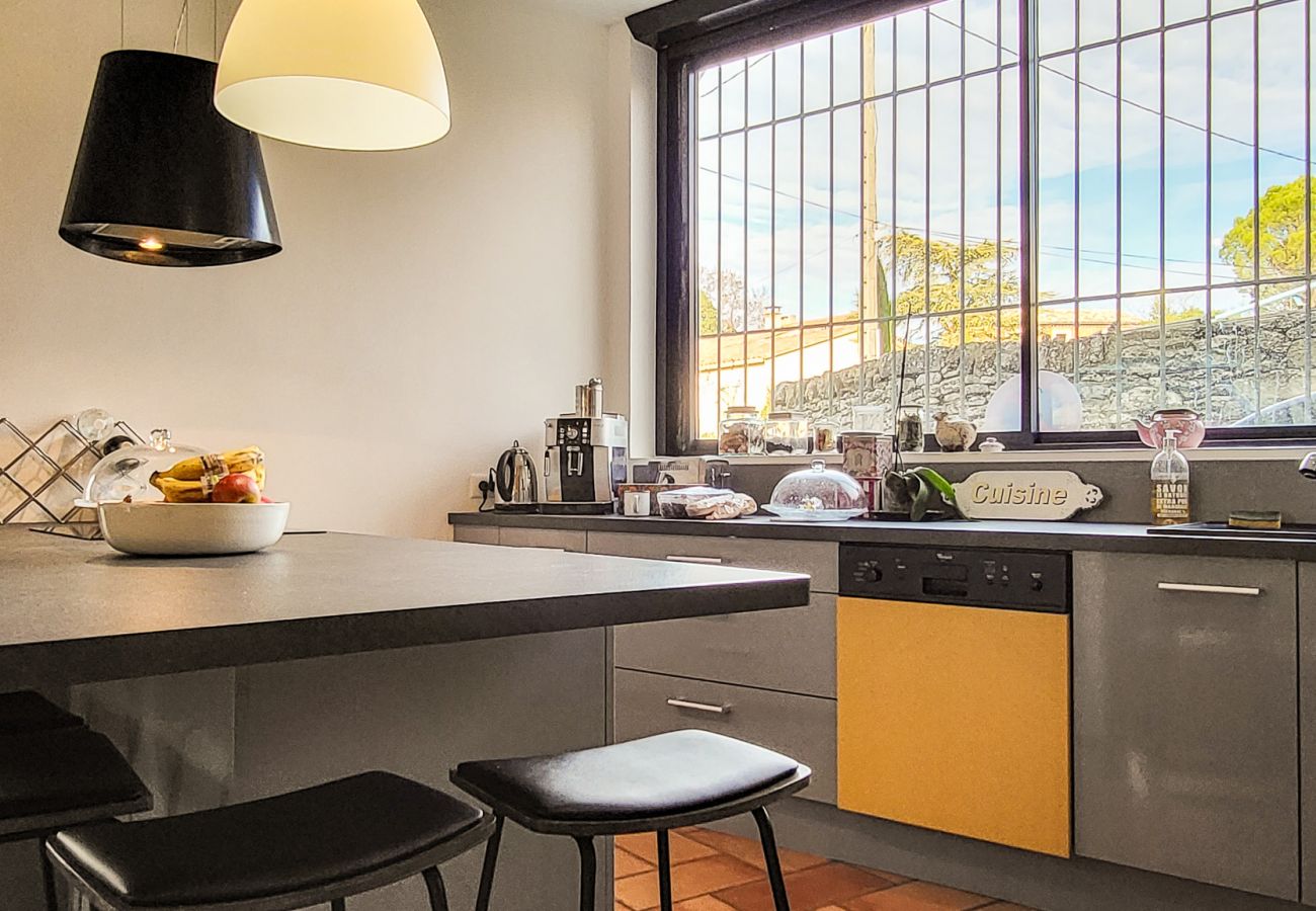 Maison à Grignan - Maison de village avec piscine privée, Grignan - Drôme provençale