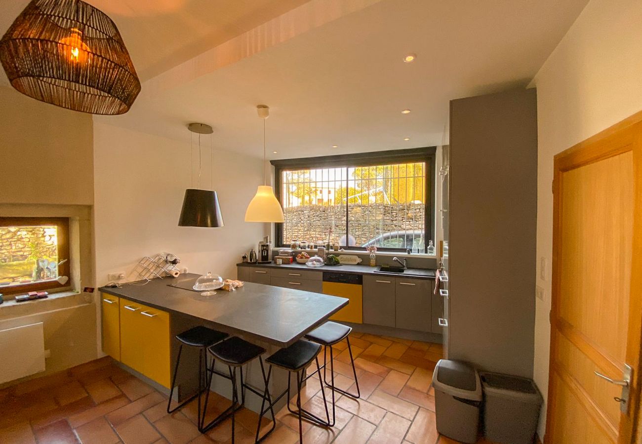 Maison à Grignan - Maison de village avec piscine privée, Grignan - Drôme provençale