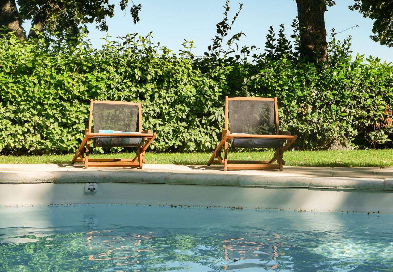 Maison à Saint-Paul-Trois-Châteaux - La Petite Maison dans la colline, piscine et terrain de pétanque, Drôme Provençale