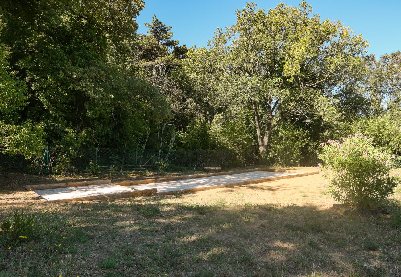 Maison à Saint-Paul-Trois-Châteaux - La Petite Maison dans la colline, piscine et terrain de pétanque, Drôme Provençale