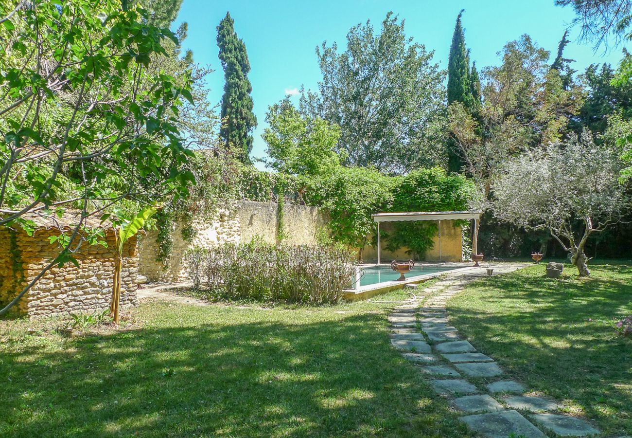 Maison à Sainte-Cécile-les-Vignes - Charmante maison de village avec jardin et piscine privée en Provence
