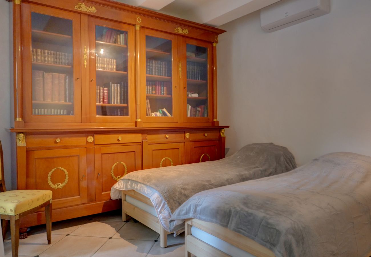 Maison à Sainte-Cécile-les-Vignes - Charmante maison de village avec jardin et piscine privée en Provence