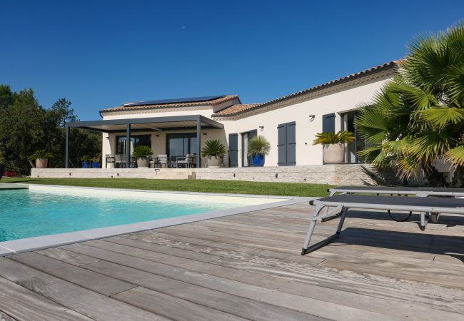 Villa à Saint-Restitut - Villa contemporaine avec vue et piscine chauffée - St Restitut, Drôme Provençale
