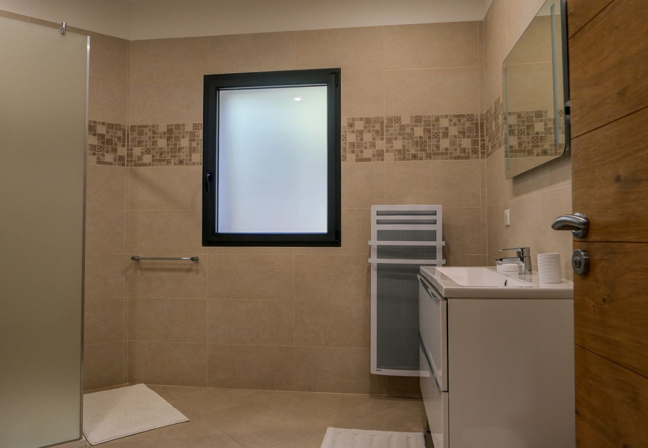 Villa à Saint-Restitut - Villa contemporaine avec vue et piscine chauffée - St Restitut, Drôme Provençale