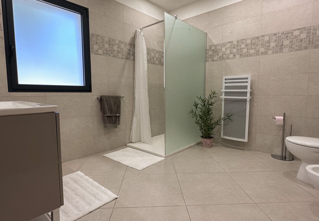 Villa à Saint-Restitut - Villa contemporaine avec vue et piscine chauffée - St Restitut, Drôme Provençale