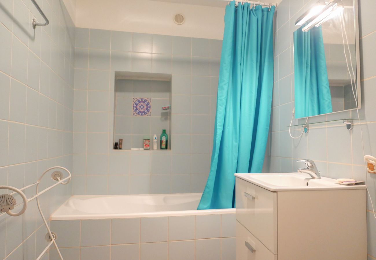 Maison mitoyenne à Saint-Paul-Trois-Châteaux - Maison de village en plein cœur de Saint-Paul-Trois-Châteaux, Drôme Provençale