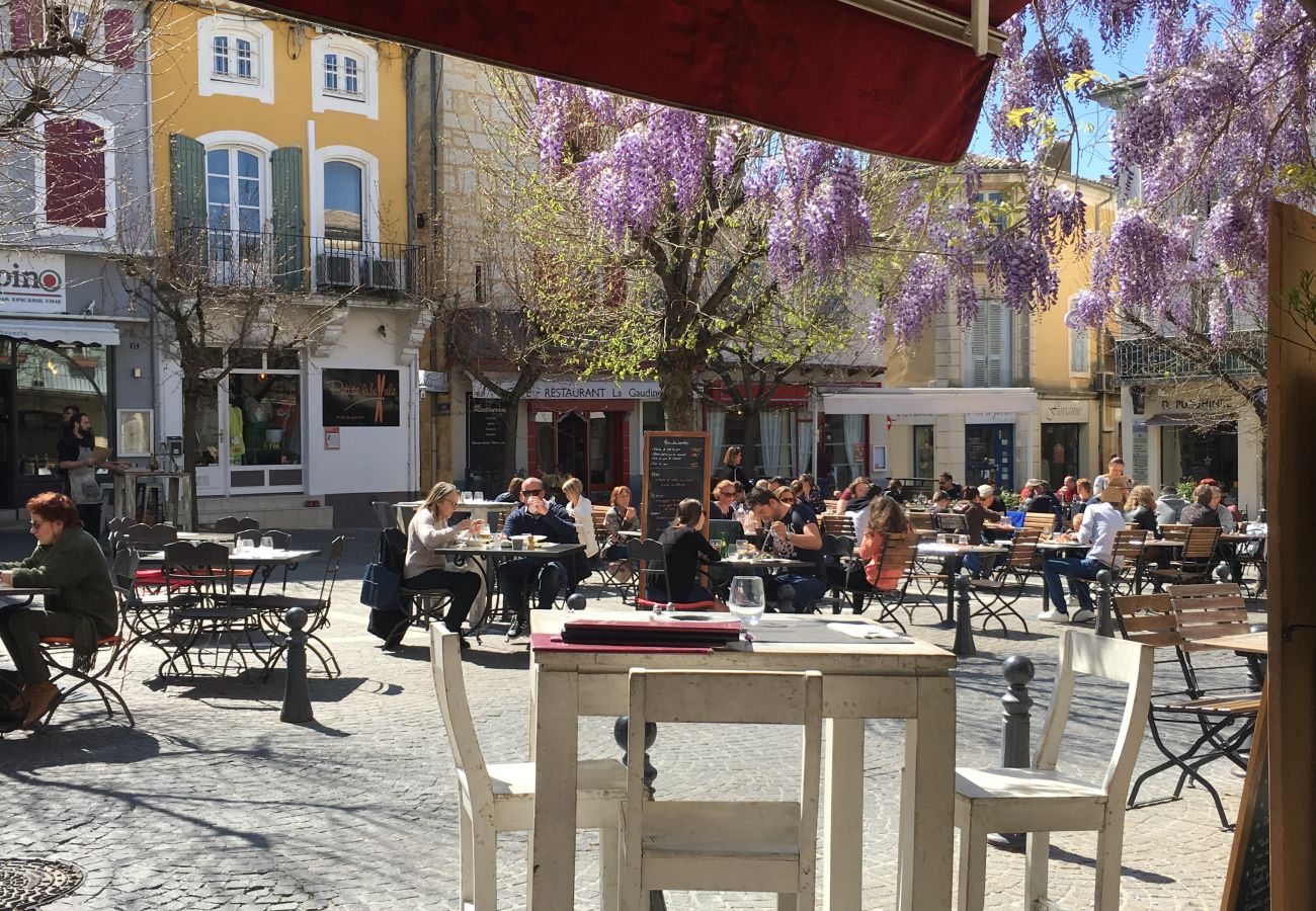 Maison mitoyenne à Saint-Paul-Trois-Châteaux - Maison de village en plein cœur de Saint-Paul-Trois-Châteaux, Drôme Provençale