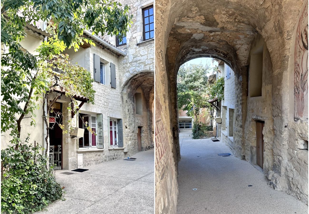 Maison mitoyenne à Saint-Paul-Trois-Châteaux - Maison de village en plein cœur de Saint-Paul-Trois-Châteaux, Drôme Provençale