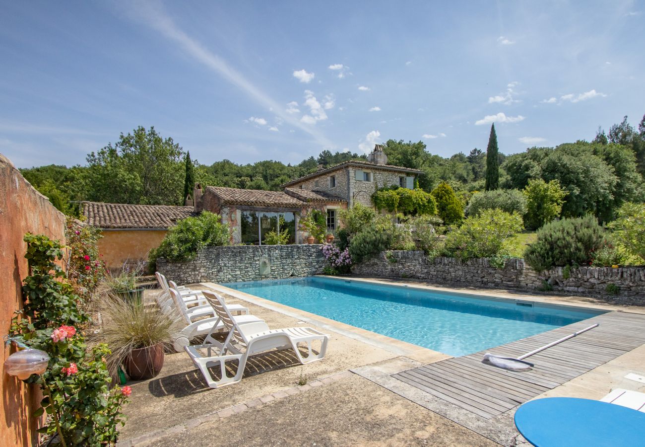 Maison à Chantemerle-lès-Grignan - Maison de caractère en Drôme Provençale, piscine privée