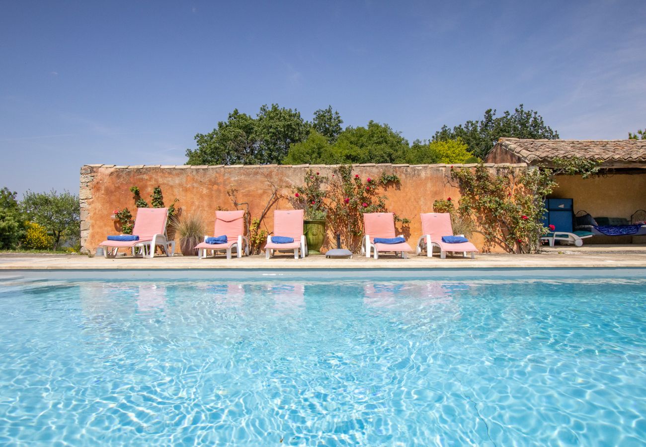 Maison à Chantemerle-lès-Grignan - Maison de caractère en Drôme Provençale, piscine privée