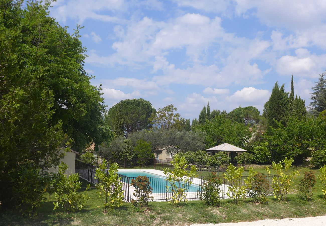Maison à Mirabel-aux-Baronnies - Gîte Eden, aux Mirabelles, piscine commune