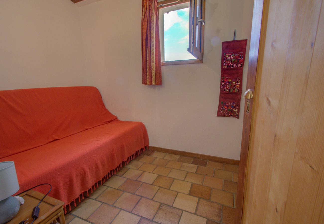 Maison à Mirabel-aux-Baronnies - Gîte Eden, aux Mirabelles, piscine commune