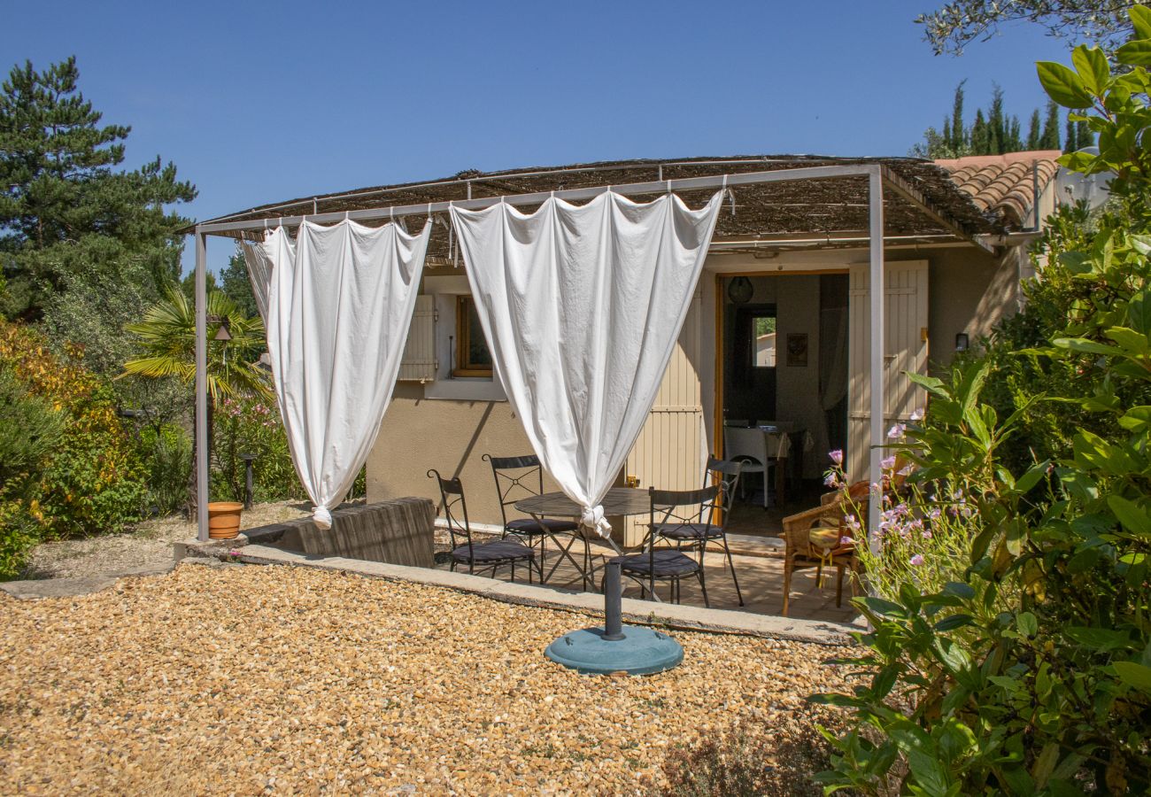 Maison à Mirabel-aux-Baronnies - Gîte Eden, aux Mirabelles, piscine commune