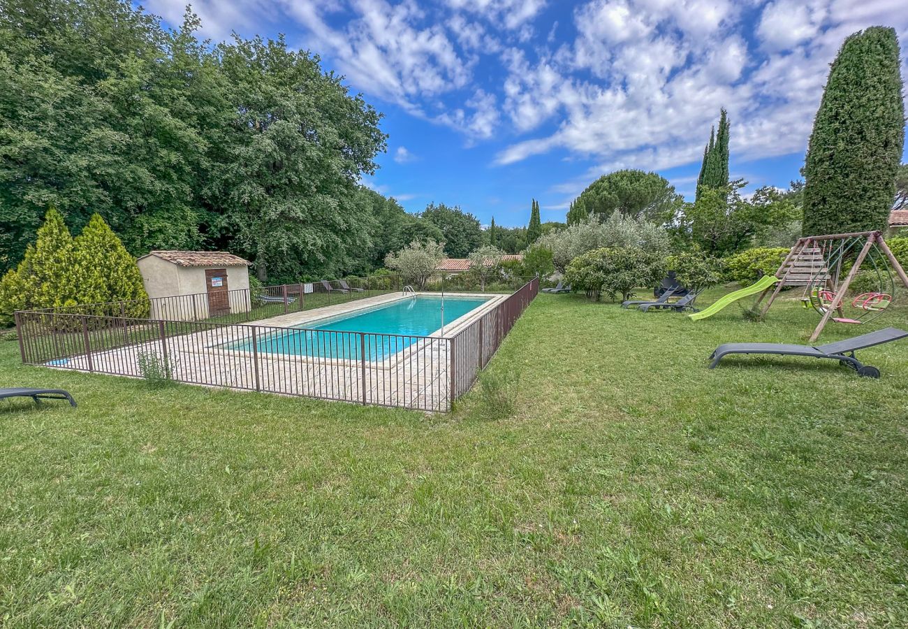 Maison à Mirabel-aux-Baronnies - Gîte Eden, aux Mirabelles, piscine commune