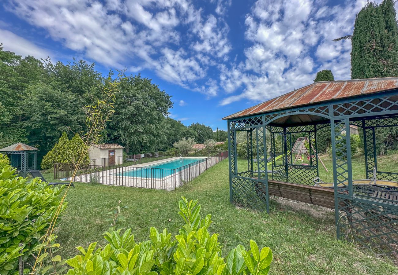 Maison à Mirabel-aux-Baronnies - Gîte Eden, aux Mirabelles, piscine commune