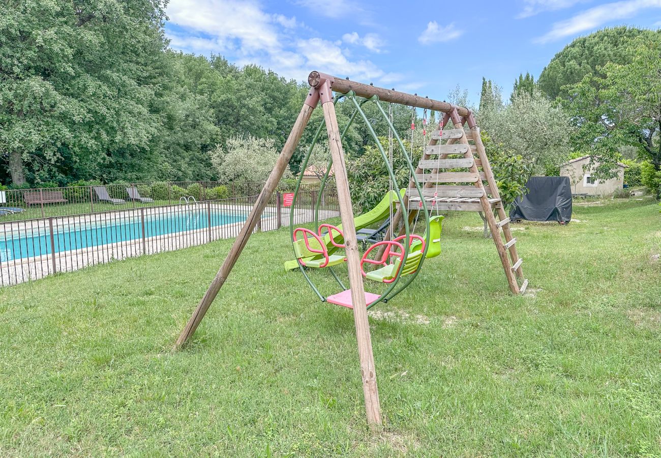 Maison à Mirabel-aux-Baronnies - Gîte Eden, aux Mirabelles, piscine commune