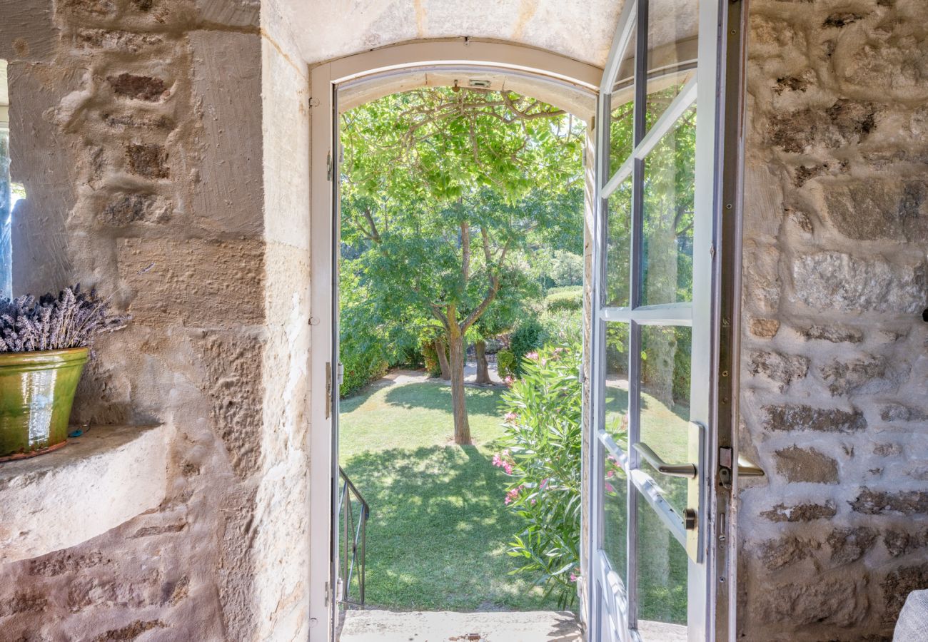 Maison à Saint-Restitut - les Marcellines, propriété de caractère avec piscine chauffée et vue 