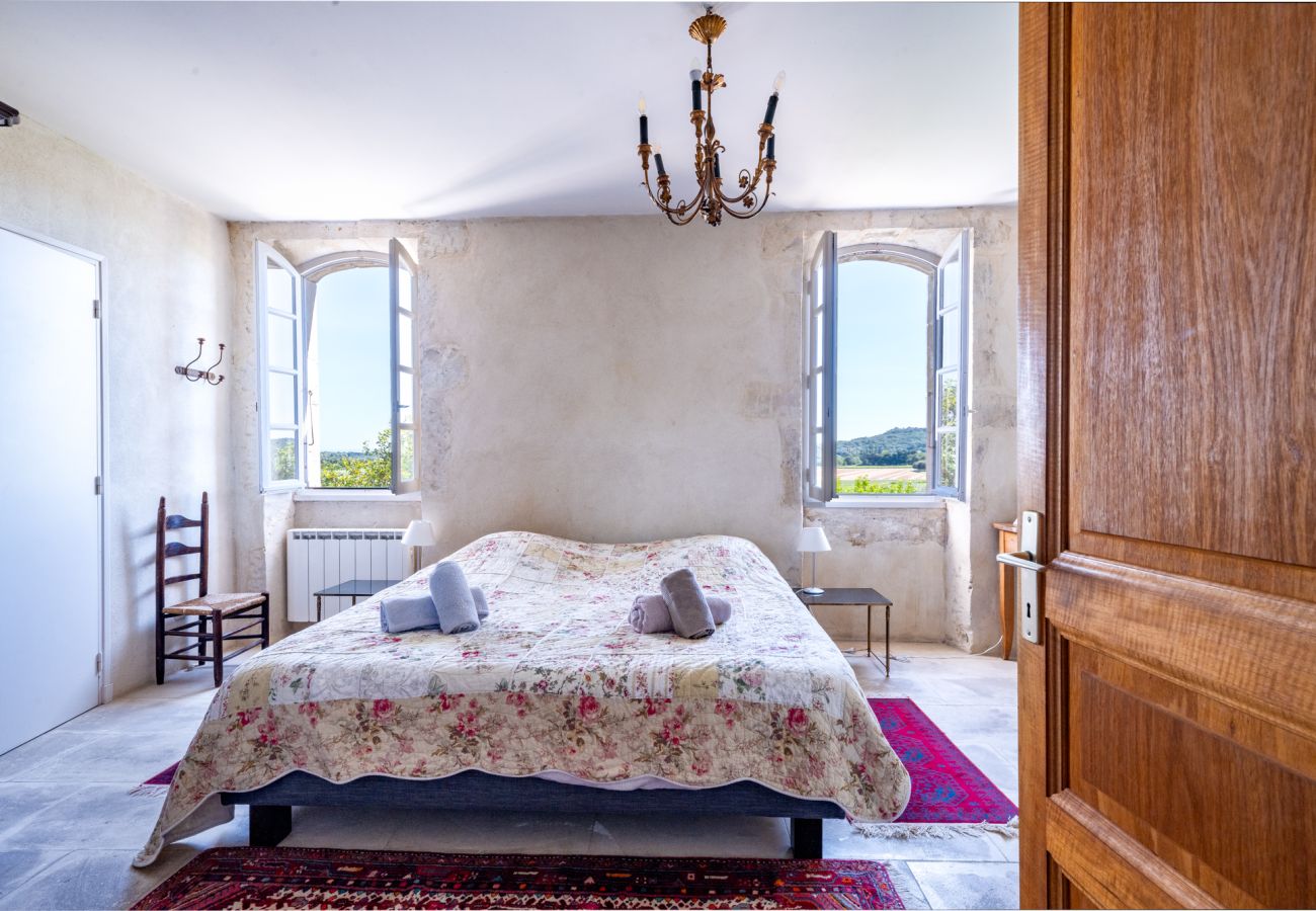 Maison à Saint-Restitut - les Marcellines, propriété de caractère avec piscine chauffée et vue 