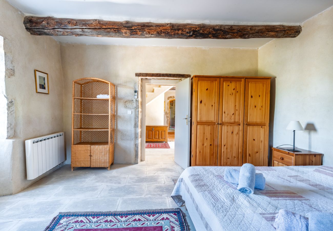 Maison à Saint-Restitut - les Marcellines, propriété de caractère avec piscine chauffée et vue 