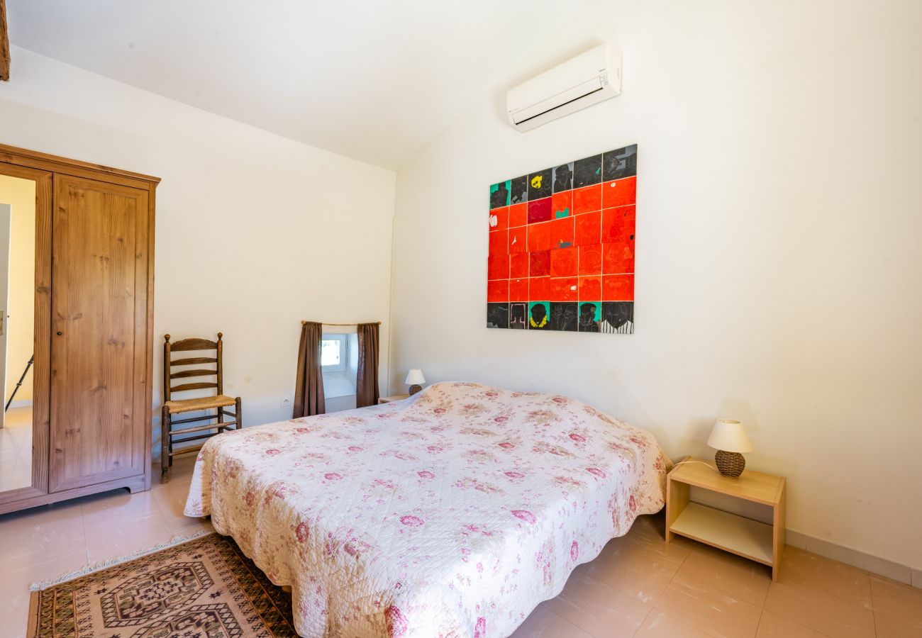 Maison à Saint-Restitut - les Marcellines, propriété de caractère avec piscine chauffée et vue 