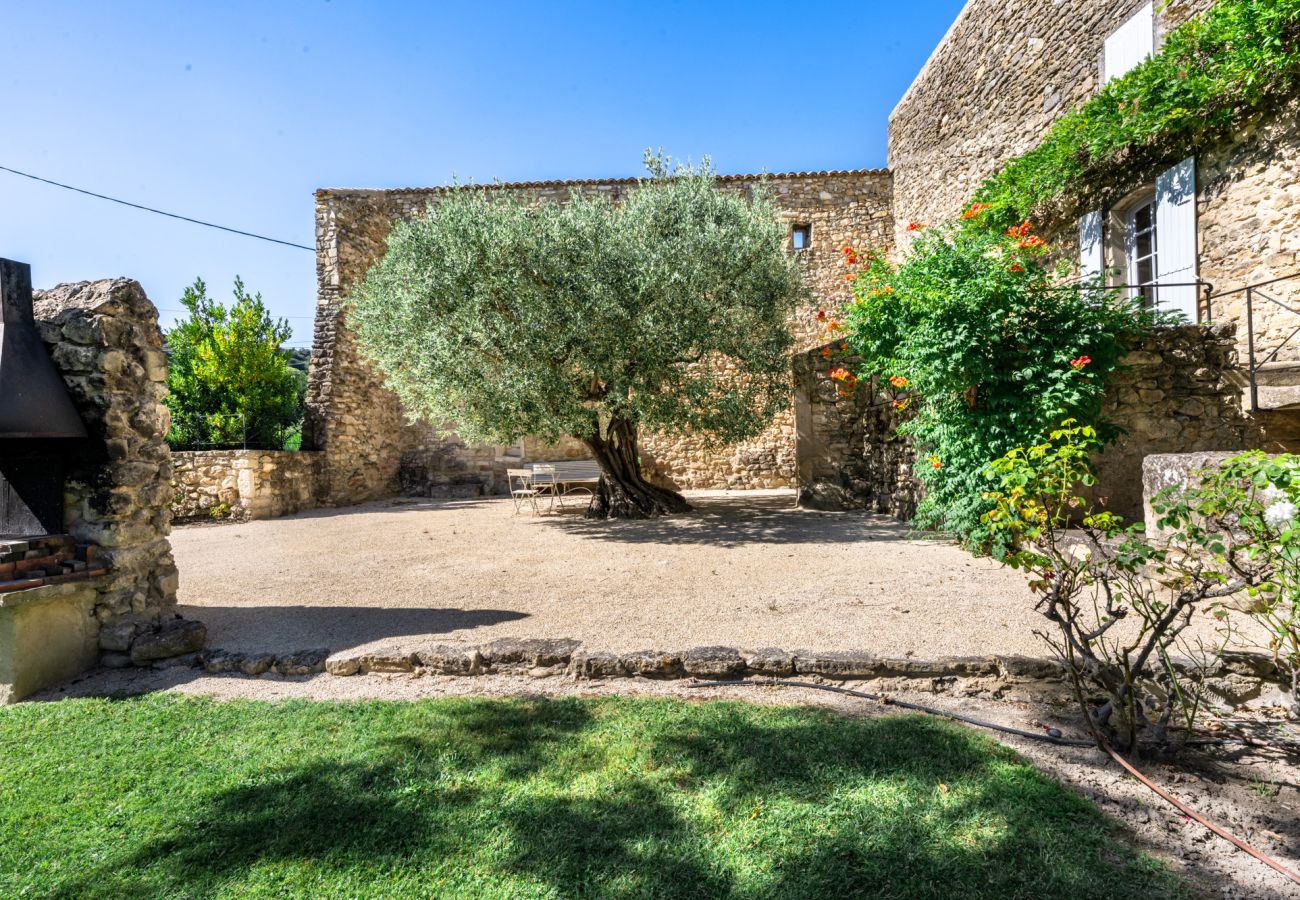 Maison à Saint-Restitut - les Marcellines, propriété de caractère avec piscine chauffée et vue 