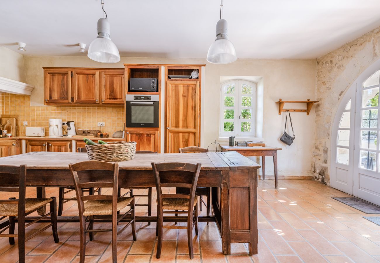 Maison à Saint-Restitut - les Marcellines, propriété de caractère avec piscine chauffée et vue 