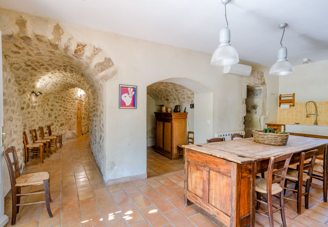 Maison à Saint-Restitut - les Marcellines, propriété de caractère avec piscine chauffée et vue 