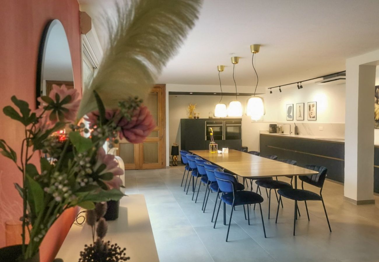 Maison à Tulette - Maison familiale, rénovée, avec piscine chauffée & jardin