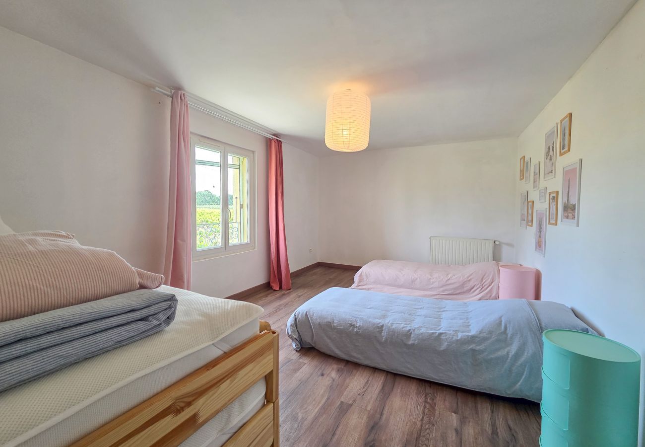 Maison à Tulette - Maison familiale, rénovée, avec piscine chauffée & jardin