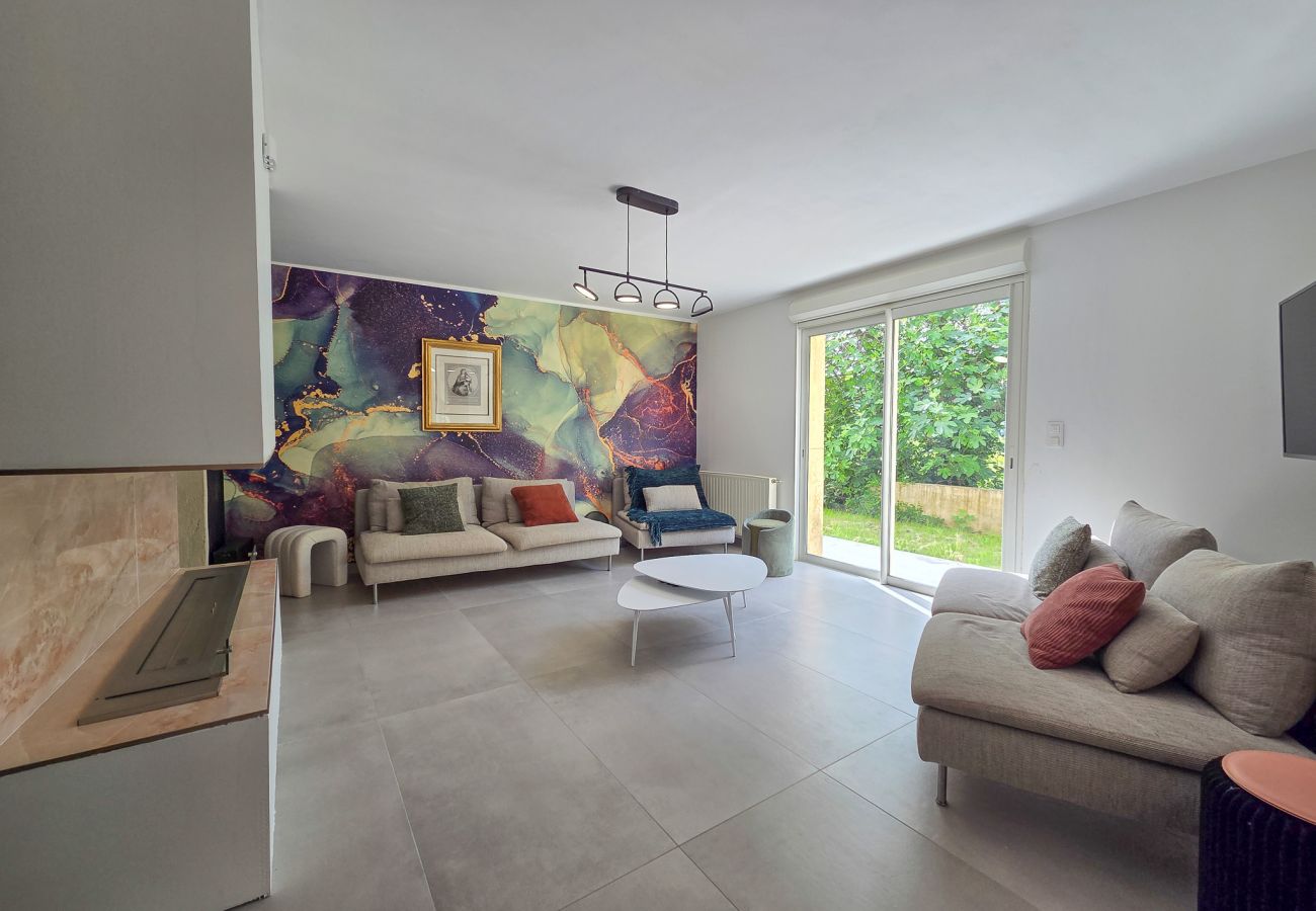 Maison à Tulette - Maison familiale, rénovée, avec piscine chauffée & jardin