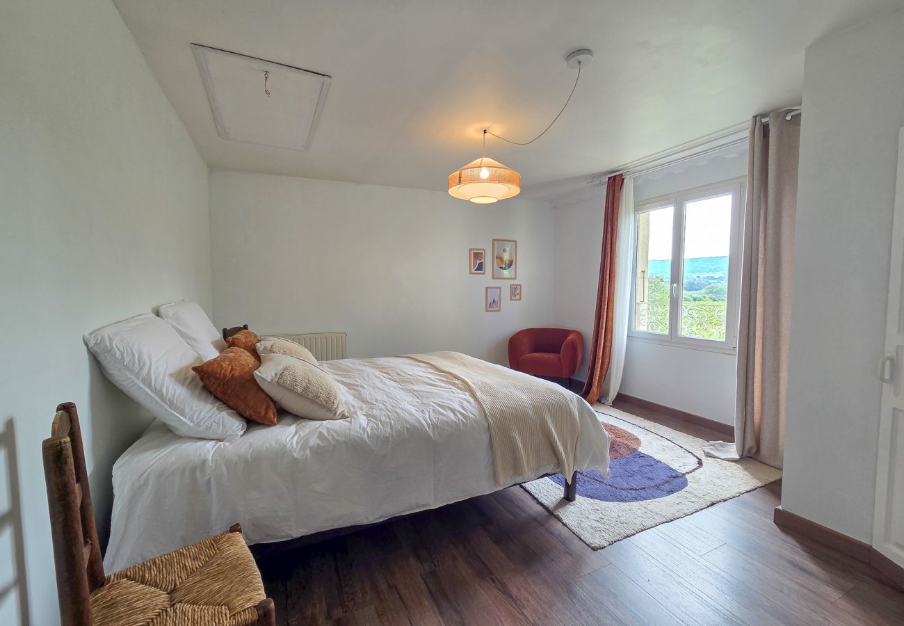 Maison à Tulette - Maison familiale, rénovée, avec piscine chauffée & jardin