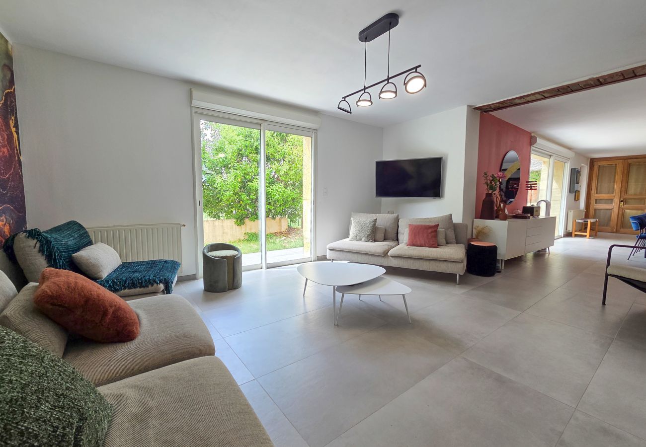 Maison à Tulette - Maison familiale, rénovée, avec piscine chauffée & jardin