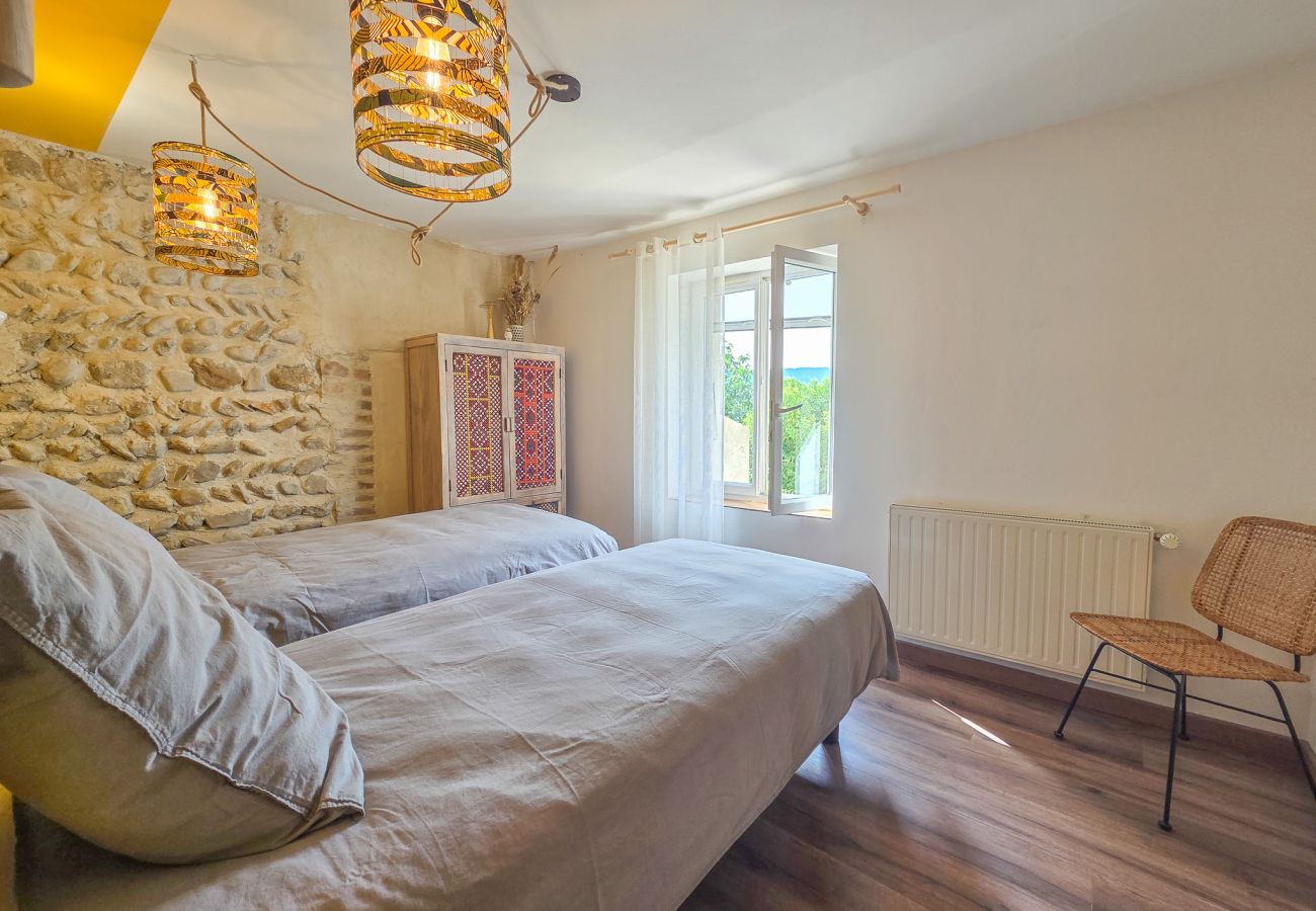 Maison à Tulette - Maison familiale, rénovée, avec piscine chauffée & jardin