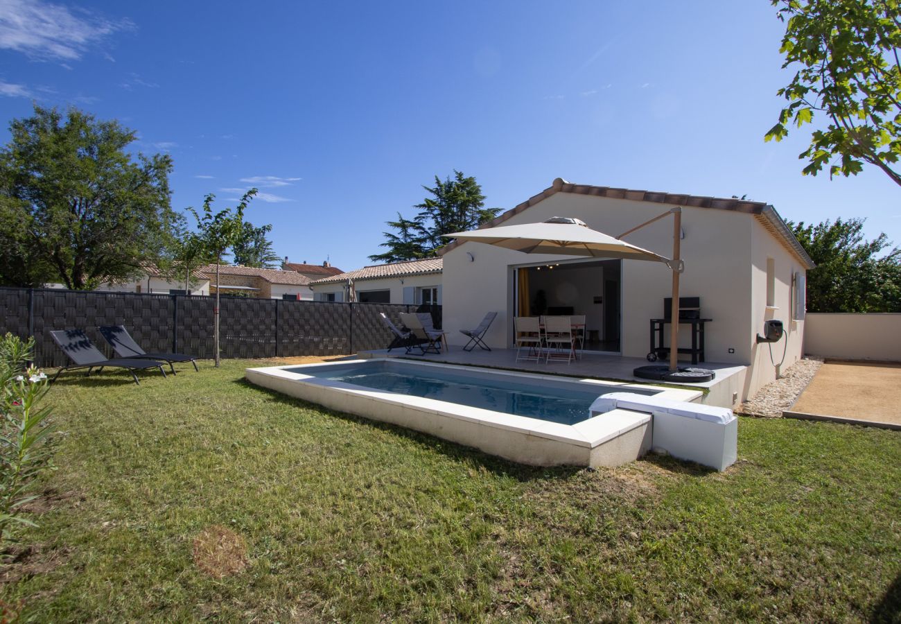 Villa à Suze-la-Rousse - Villa neuve avec piscine privée au coeur du village - 4 pers.