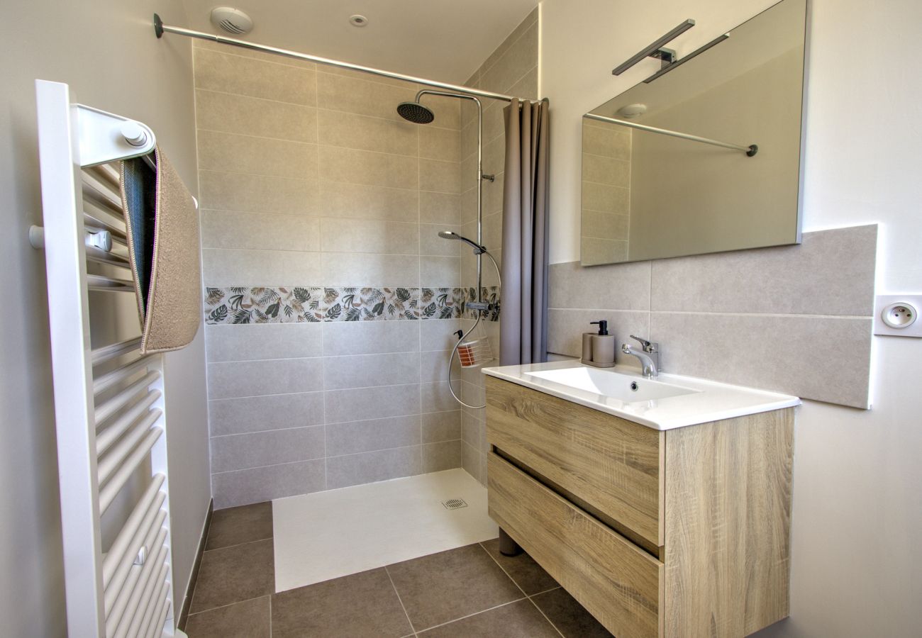 Villa à Suze-la-Rousse - Villa neuve avec piscine privée au coeur du village - 4 pers.