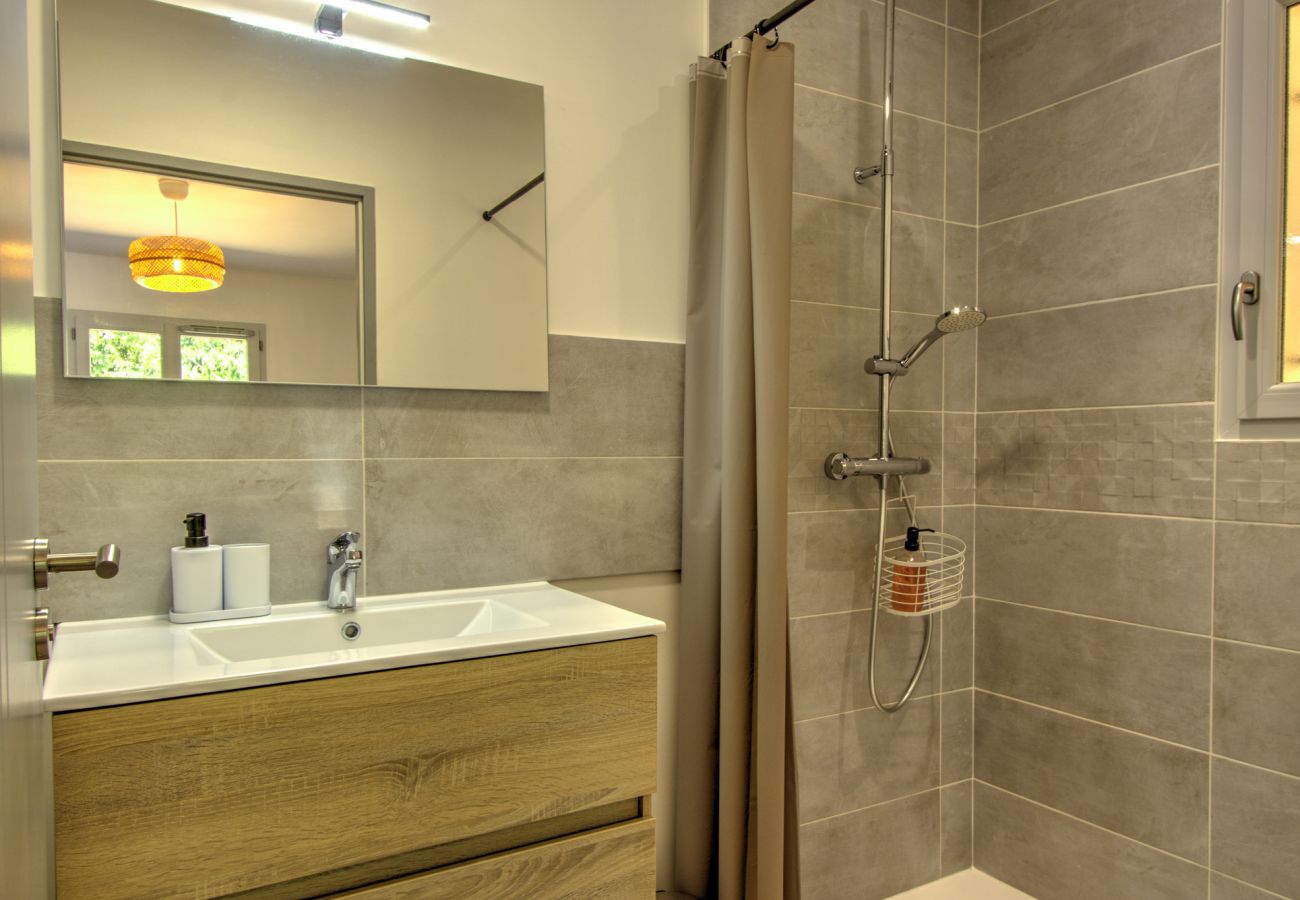 Villa à Suze-la-Rousse - Villa neuve avec piscine privée au coeur du village - 4 pers.