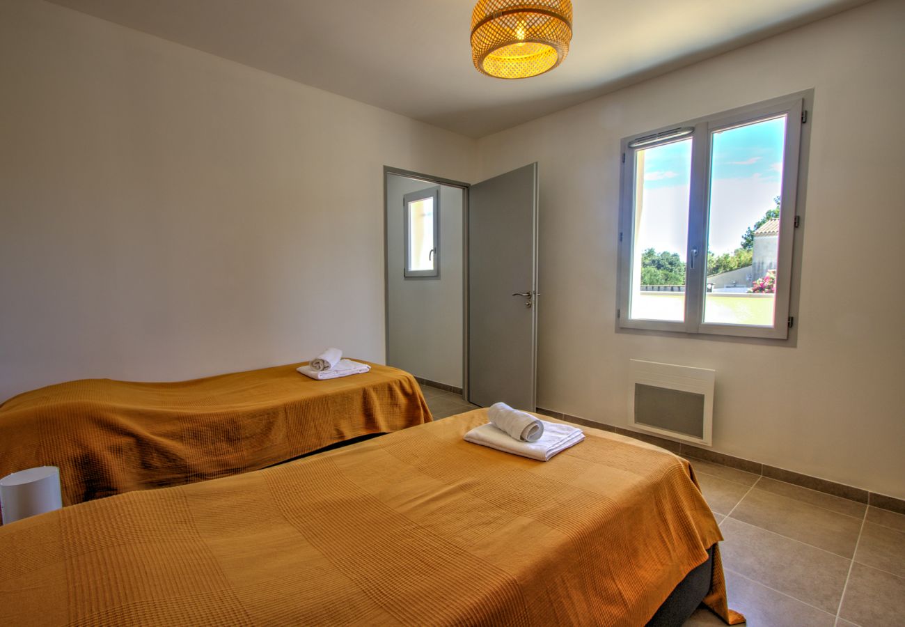 Villa à Suze-la-Rousse - Villa neuve avec piscine privée au coeur du village - 4 pers.