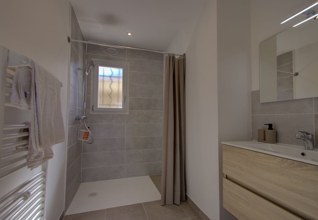 Villa à Suze-la-Rousse - Villa neuve avec piscine privée au coeur du village - 4 pers.