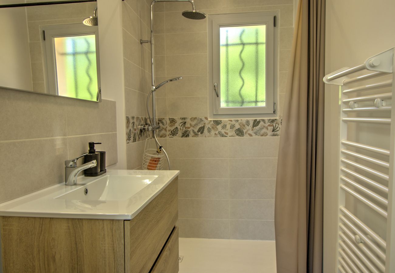 Villa à Suze-la-Rousse - Villa neuve avec piscine privée au coeur du village - 4 pers.