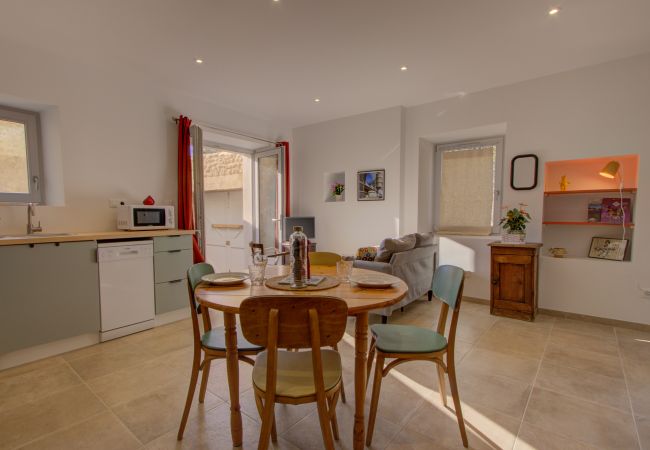 Gîte Rural à Saint-Paul-Trois-Châteaux - Maison de village rénovée au coeur de Saint-Paul-trois-Châteaux