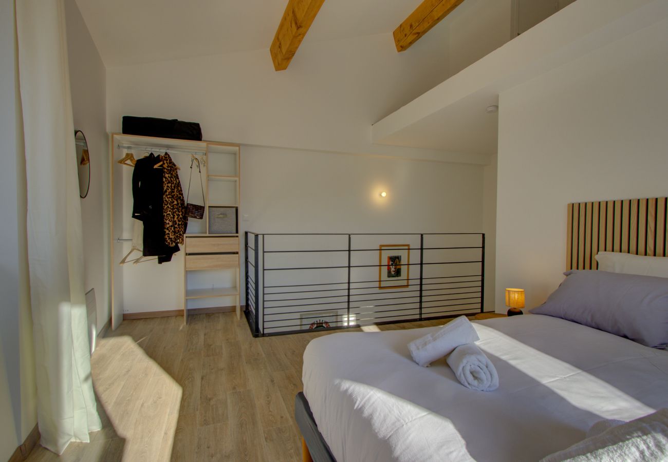 Gîte Rural à Saint-Paul-Trois-Châteaux - Maison de village rénovée au coeur de Saint-Paul-trois-Châteaux