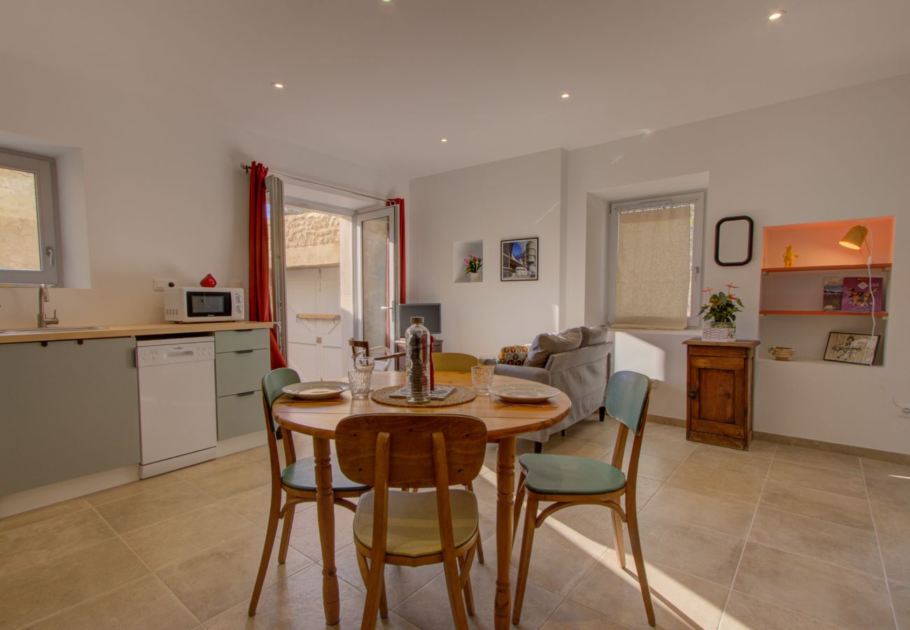 Gîte Rural à Saint-Paul-Trois-Châteaux - Maison de village rénovée au coeur de Saint-Paul-trois-Châteaux