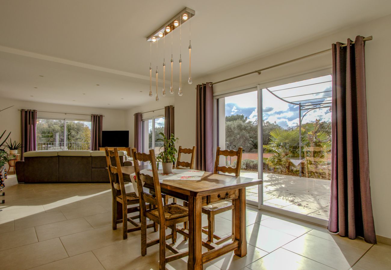 Villa à Saint-Restitut - Villa climatisée avec piscine privée – Accessible PMR – Drôme Provençale