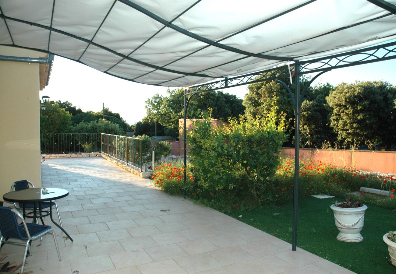 Villa à Saint-Restitut - Villa climatisée avec piscine privée – Accessible PMR – Drôme Provençale