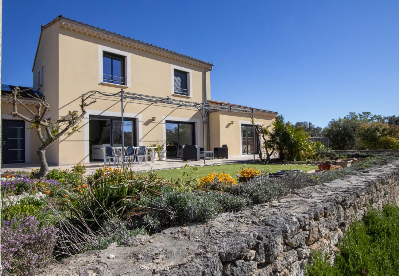 Villa à Saint-Restitut - Villa climatisée avec piscine privée – Accessible PMR – Drôme Provençale